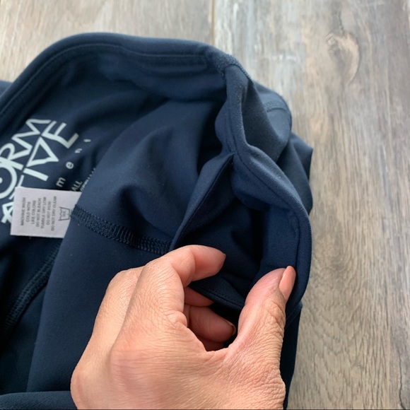 FORMATIVE ELEMENT Jaime high rise cropped leggings size small in Navy - Picture 5 of 7